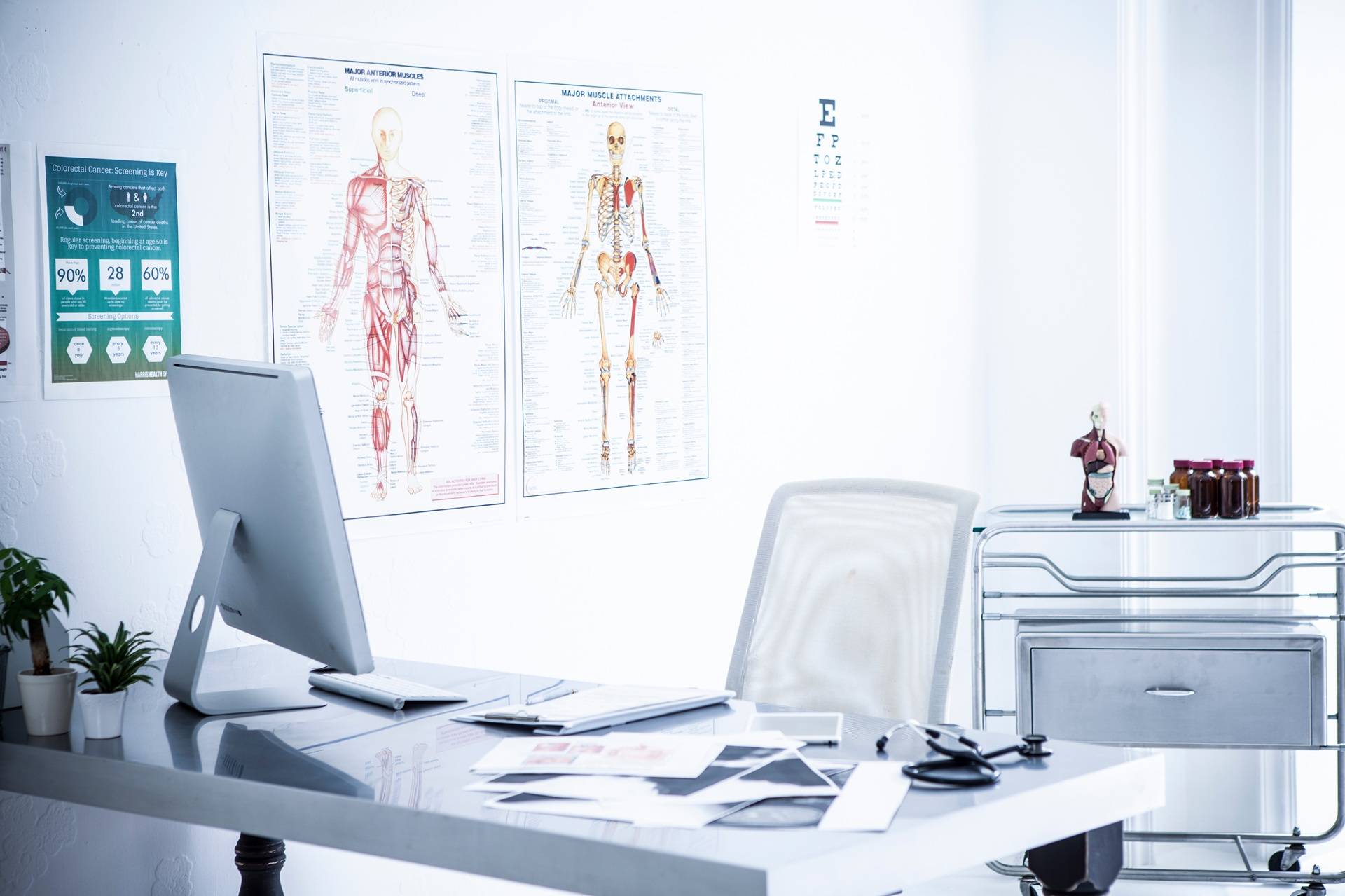 Modernes Untersuchungszimmer mit Technik | Orthopaede Erlangen
